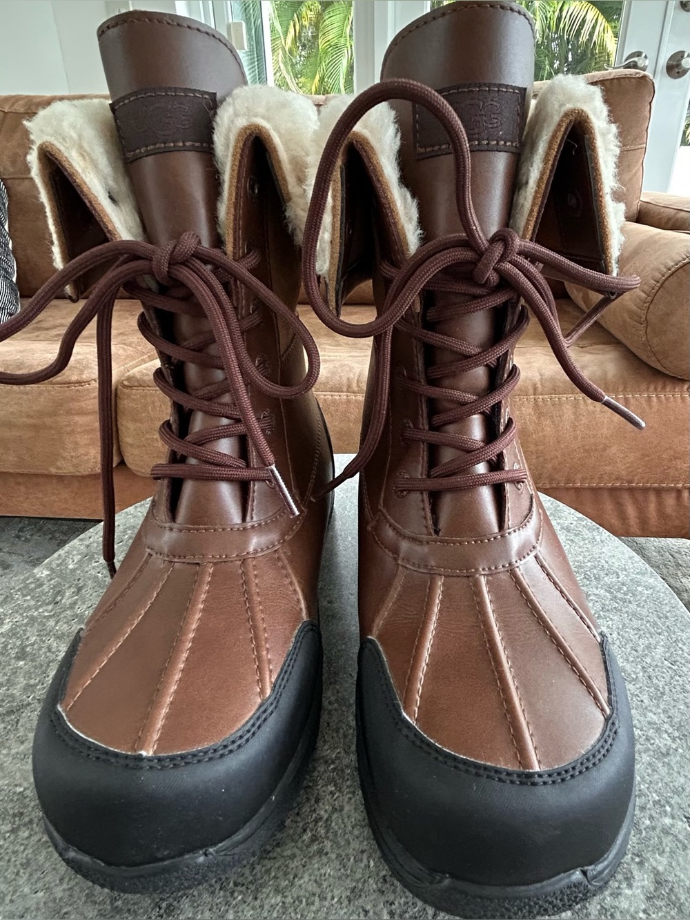 UGG Women's Adirondack Boot Chestnut Brown Leather/Suede  Winter Boot Size 6